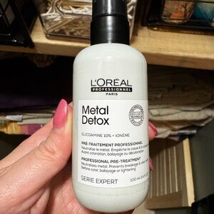 L'Oreal Professionnel Metal Detox Pre-Treatment